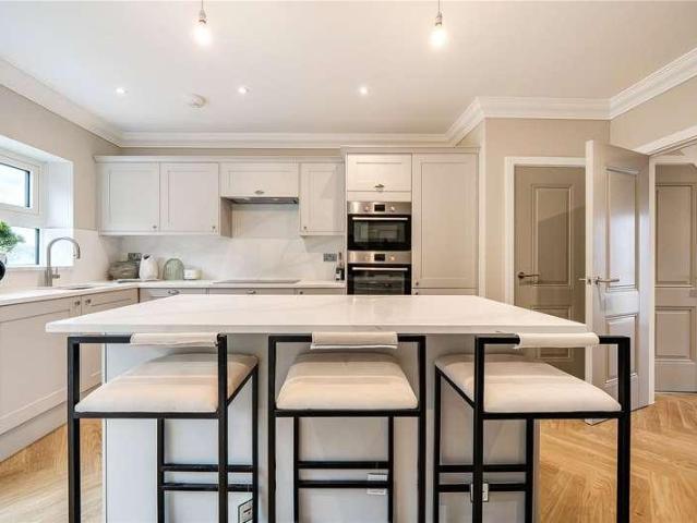House for sale in Brunswick Park, Greater London