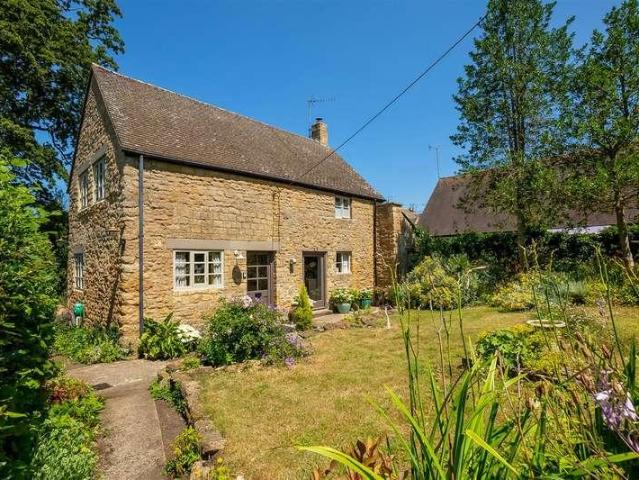 House for sale in Fossebridge, Gloucestershire