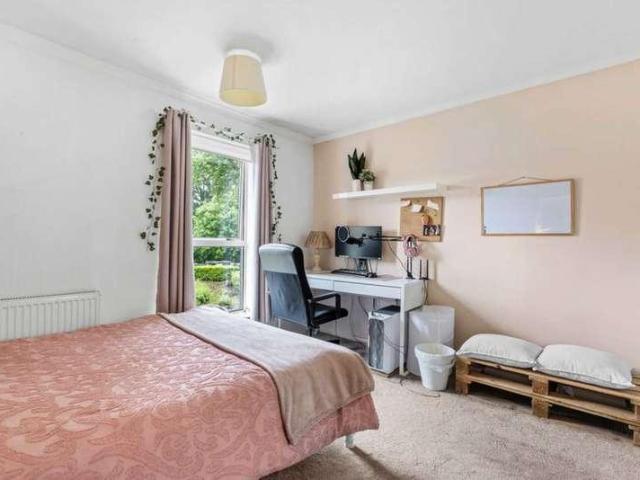 House for sale in Erskine, Freeland