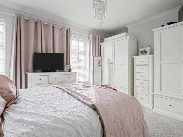 House for sale in Gedling, East Midlands