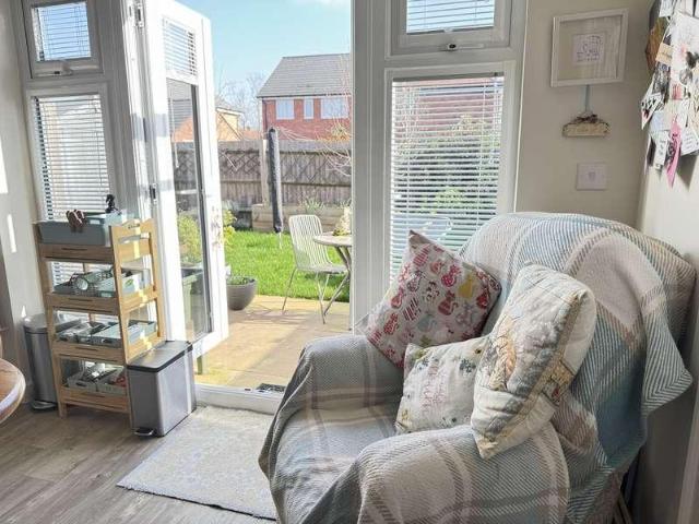 Flat for sale in Warwick Gates, Green Close