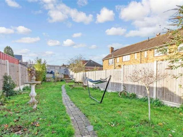 House for sale in Longfield and New Barn, Monks Orchard