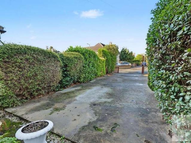 House for sale in Waltham Cross, Broxbourne