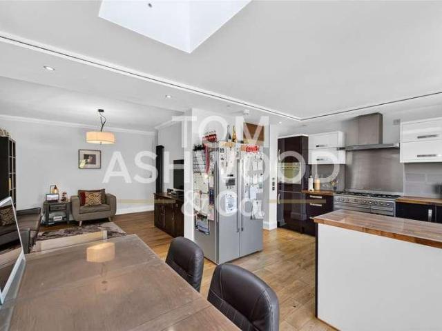 House for sale in Thames View, Greater London