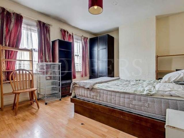 House for sale in Greater London