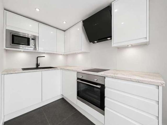 House for sale in Addlestone, Runnymede