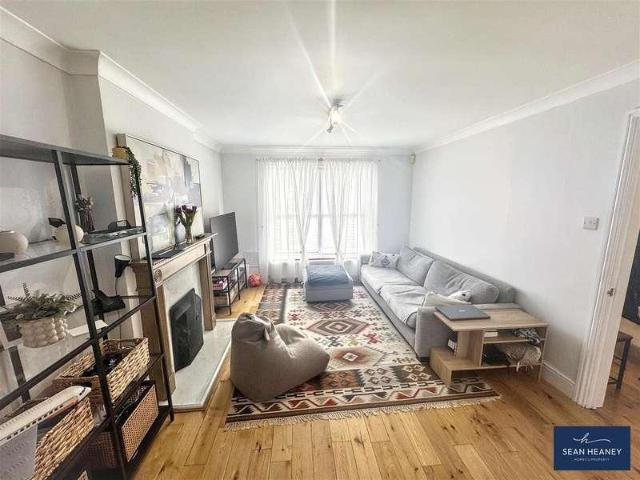 House for sale in High Barnet, Greater London