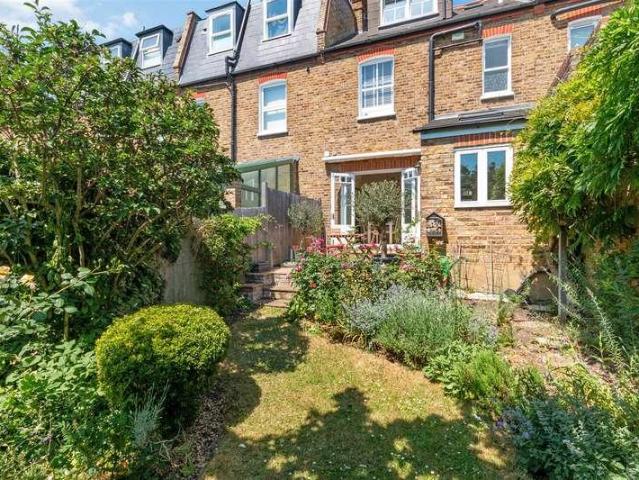 House for sale in London Borough of Merton, Raynes Park