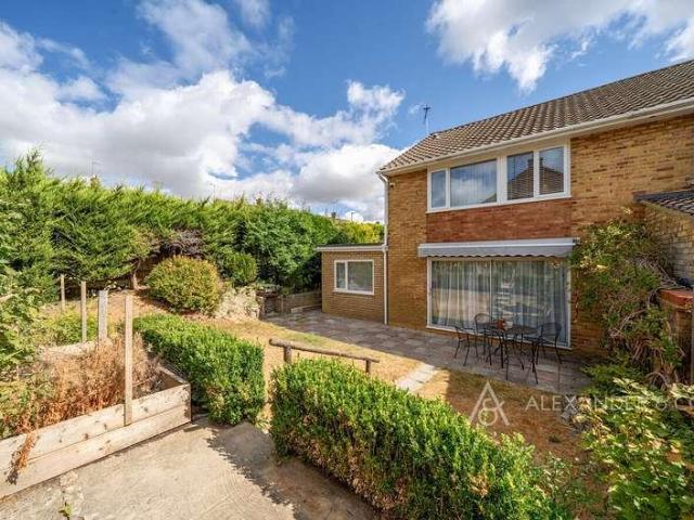 House for sale in Dunstable, Bedfordshire