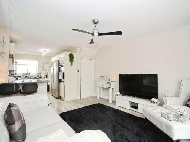 House for sale in Senghenydd, Wales