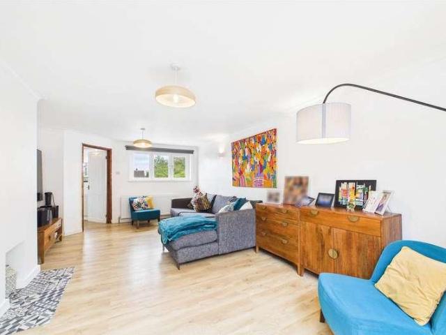 House for sale in Windsor, Furze Platt