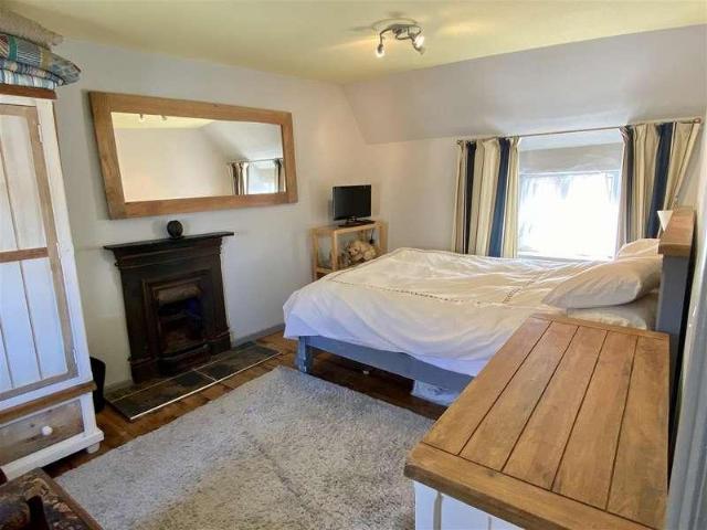 House for sale in Fossebridge, Gloucestershire