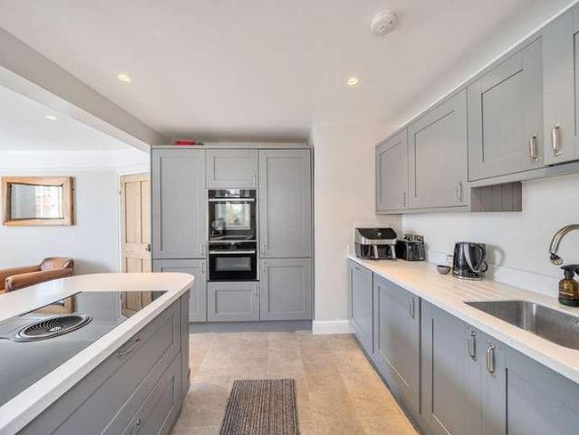 House for sale in Batchworth, Hertfordshire