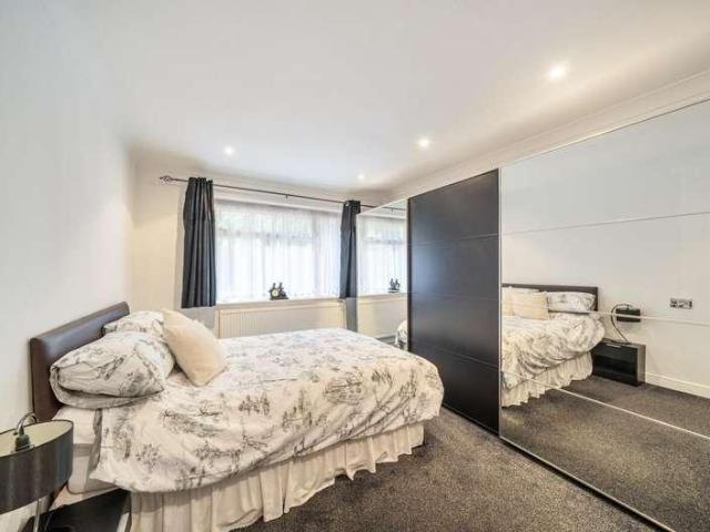 House for sale in Harrow Weald, Greater London