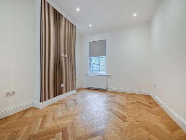 House for sale in Finsbury Park, Greater London