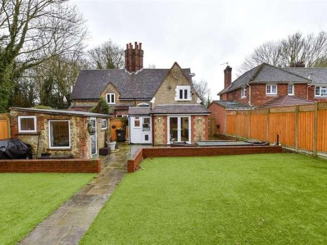 House for sale in Leybourne, Bourne Vale