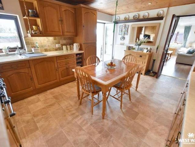 House for sale in Hundleton, Wales