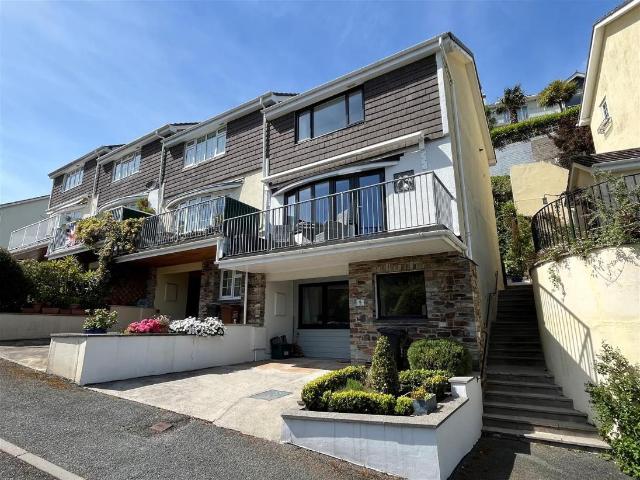 House for sale in Strode, Devon