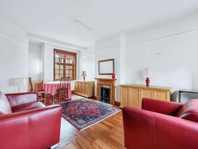 House for sale in London Borough of Ealing, Perivale