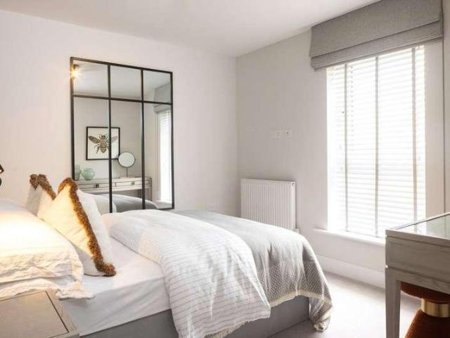 House for sale in Buckler's Park, Crowthorne