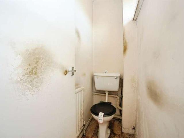 House for sale in Tonyrefail, Coedely