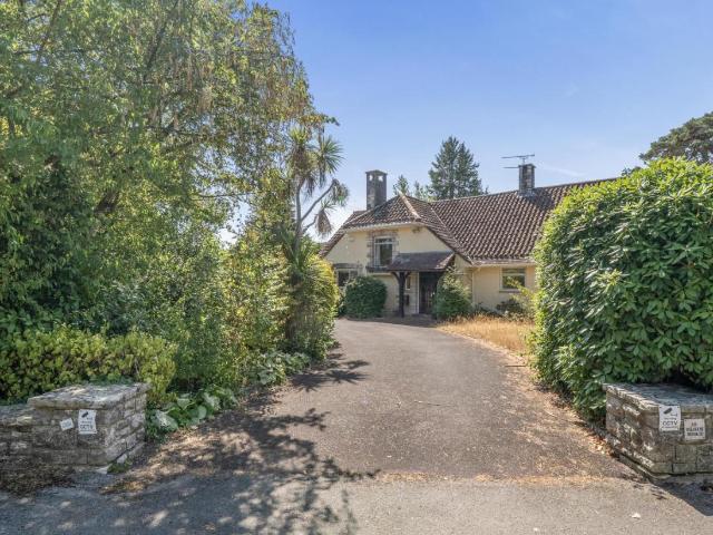House for sale in Talbot Woods, Bournemouth