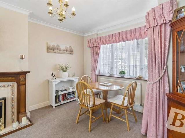 House for sale in Elm Park, Greater London