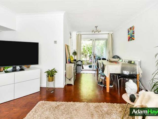 House for sale in Finchley, Greater London