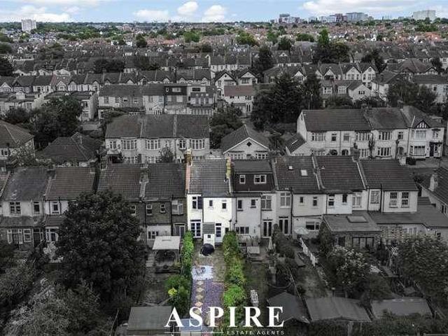 House for sale in Alton Barnes, Essex
