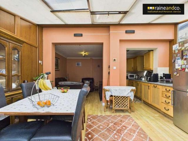 House for sale in Potters Bar, Cranborne