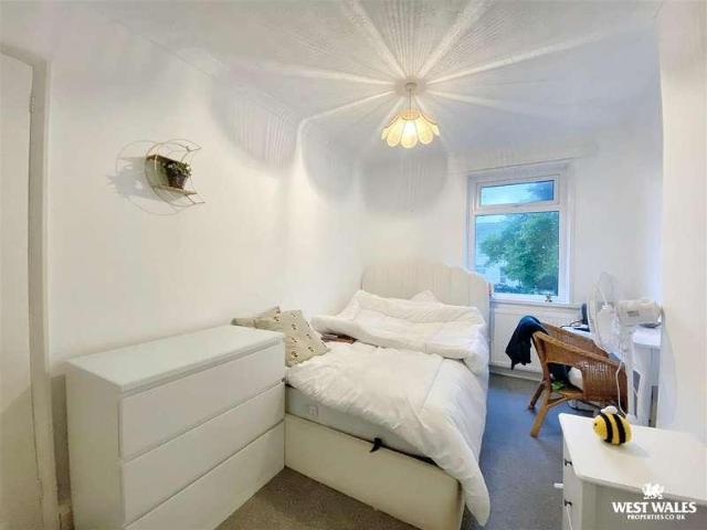 House for sale in Milford Haven, Wales