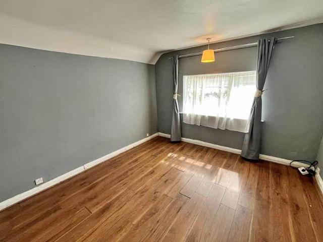 House for sale in London Borough of Ealing, Greenford