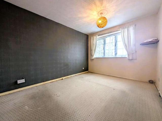 House for sale in Oldbury, Rounds Green