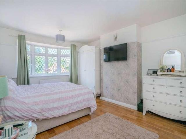 House for sale in Hampton Hill, Greater London