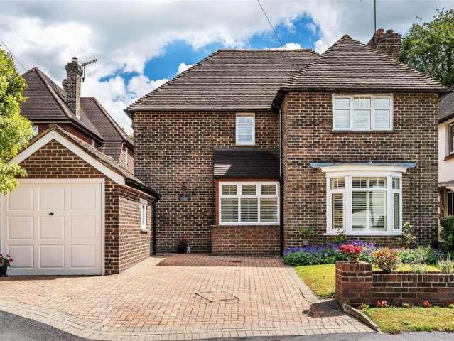 House for sale in Oxted, Hillview