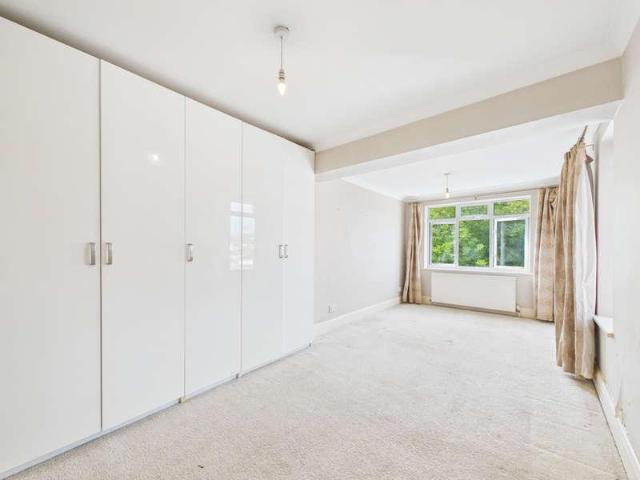 House for sale in New Town, Horsham