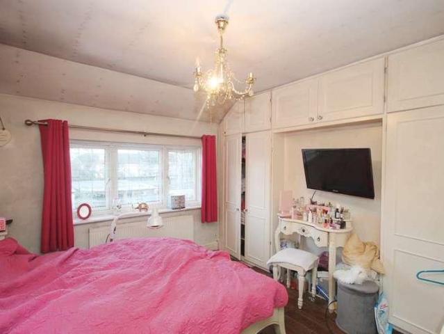 House for sale in London Borough of Ealing, Greenford