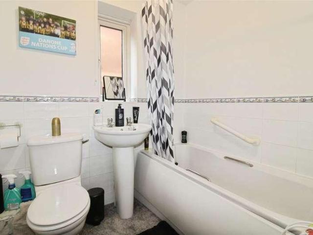 House for sale in Longhill, Hull