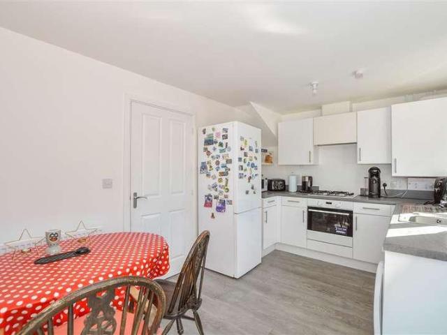 House for sale in Harbourland, Midway