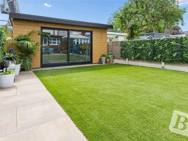 House for sale in Rush Green, Greater London