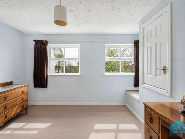 House for sale in Colney Hatch, Greater London