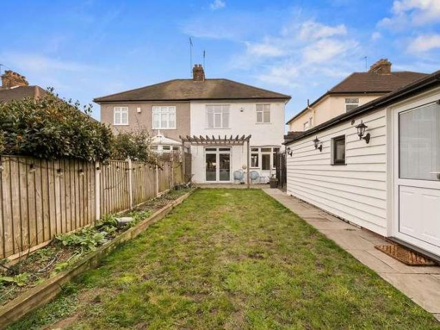House for sale in Woodford, Greater London