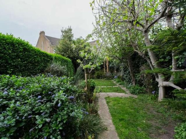 House for sale in Harlesden, Greater London