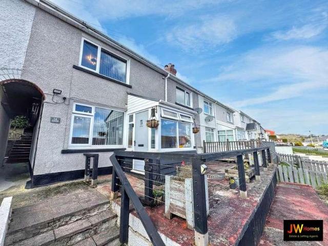House for sale in Crumlin, Wales