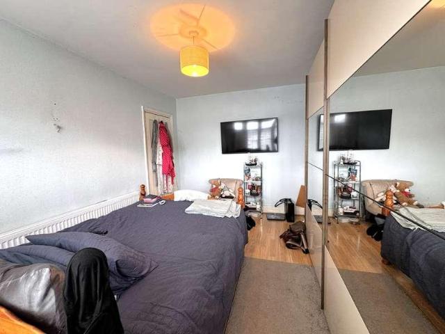 House for sale in Greater London