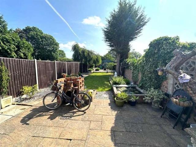 House for sale in Feltham, Bedfont