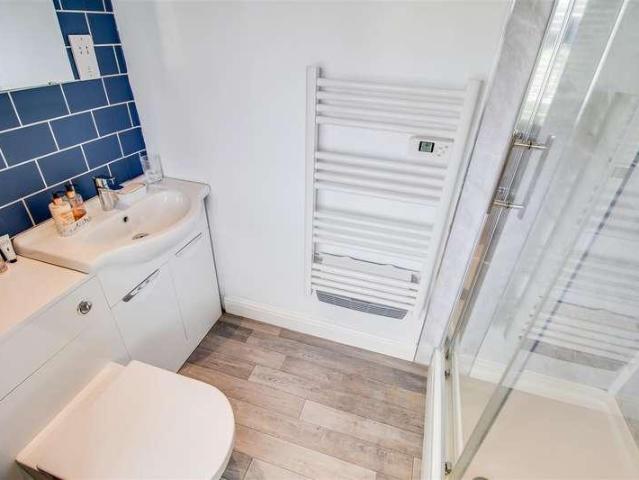 House for sale in Wakefield, Outwood