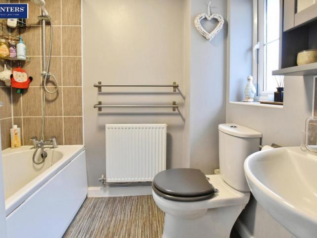 House for sale in Brat Hill