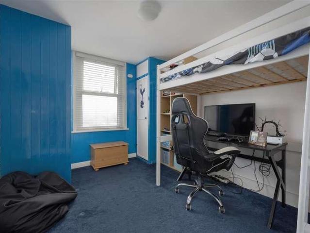 House for sale in Hampton, The Bridge