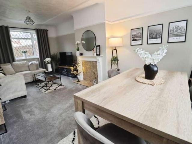 House for sale in Heathfield, Bromborough